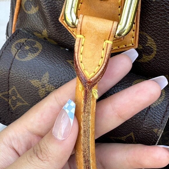 Louis Vuitton Manhattan PM Monogram Canvas Tote – Original Dustie Included - Picture 9 of 16